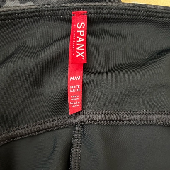 Spanx Faux Leather Camo Leggings Medium Petite - Picture 5 of 6